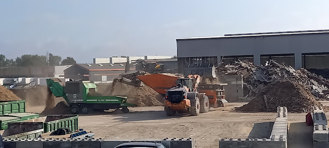 Aperçu des activités de la casse automobile S.T.L.G. située à BONNEUIL-SUR-MARNE (94380)